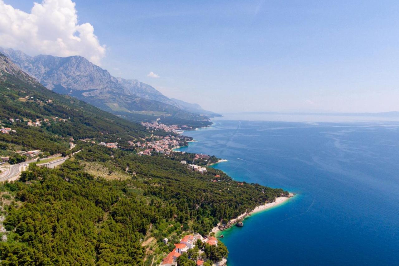 Apartments With A Parking Space Brela, Makarska - 18495 外观 照片
