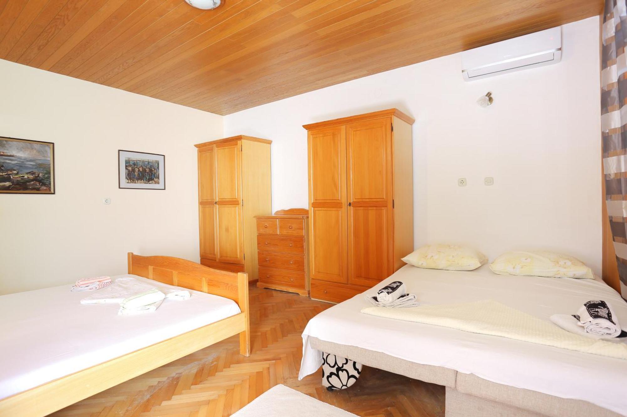 Apartments With A Parking Space Brela, Makarska - 18495 客房 照片